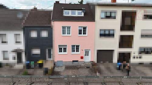 Haus Front VP - Direktbezug! Charmantes Reihenmittelhaus in bestem Zustand mit Garten & Terrasse