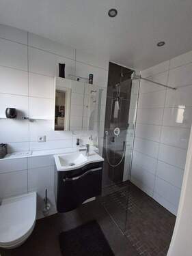 Gästetoilette mit Dusche - 