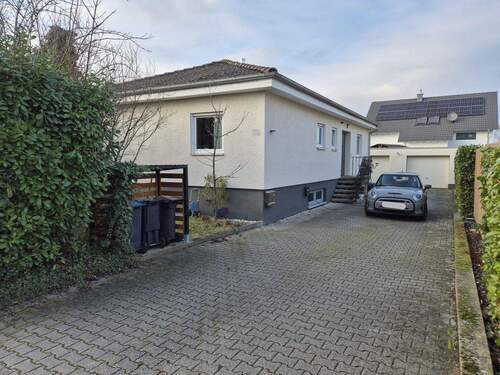 Hofeinfahrt - Bungalow mit 120,00 m&sup2; in Rödersheim-Gronau zum Kaufen