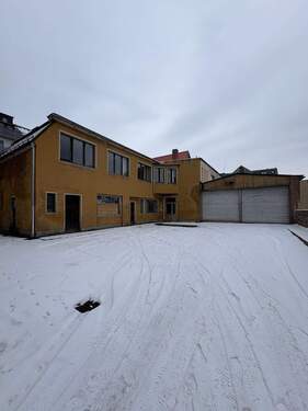 IMG_5135.jpeg - Gewerbehaus mit ehemaliger Kfz-Werkstatt