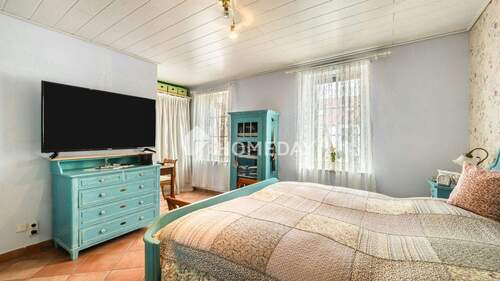 1. OG Schlafzimmer 1 - 