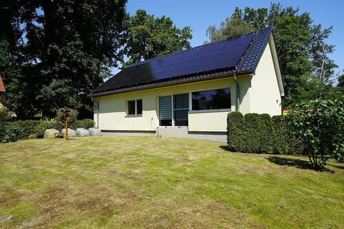 Hausansicht - Hauptstadtmakler-Traumhaus mit Pool in Top-Lage