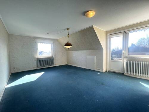 großes SZ rechts mit Balkon - 