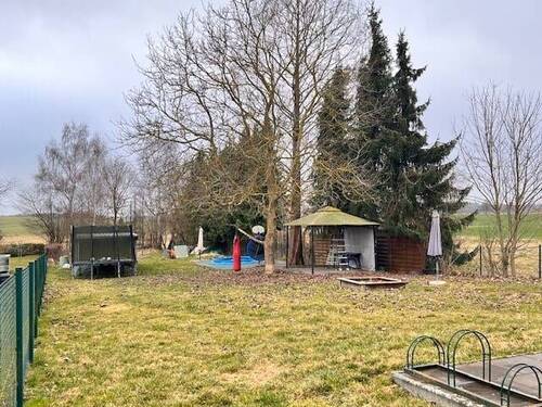 Grundstück hinten - Einfamilienhaus mit 100,00 m&sup2; in Trollenhagen zum Kaufen