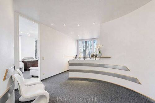 Empfang - Urbane Toplage in Nymphenburg: Helle Praxis-Gewerbeeinheit mit grosszügiger Raumaufteilung