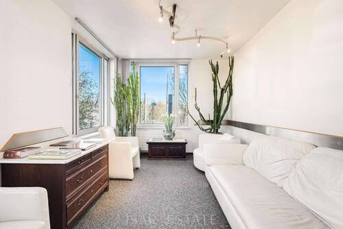 Wartezimmer - 6 Zimmer Büro zum Kaufen in München