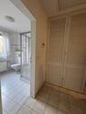17. Badezimmer m. Flur.jpg - 