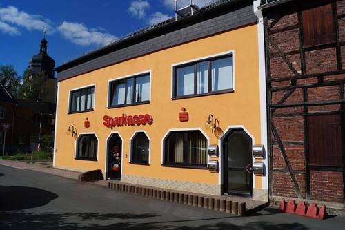 Außen - Gewerbefläche in zentraler Lage in Gefell zu vermieten