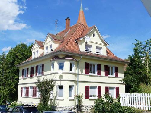 Haus Außenansicht - 4 Zimmer-Altbau-Wohnung. Nicht nur zum Wohnen! Lebensfreude, Eleganz und Wohnstil gut vereint.