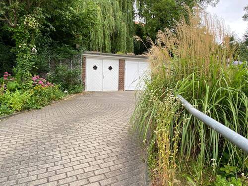 Garten und Garage - 