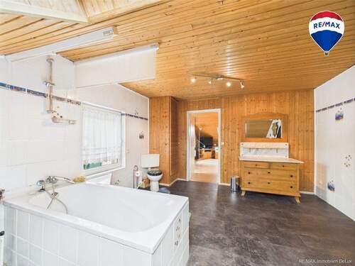 RE/MAX Immobilien DeLux Haus Merzig / Besseringen Bad 2. OG - 