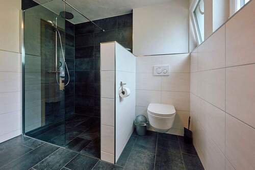 Erdgeschoss, Badezimmer - 