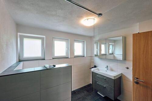 Erdgeschoss, Badezimmer - 