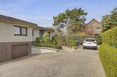 Auffahrt - 3 Zimmer Reihenendhaus zum Kaufen in Hamburg / Poppenbüttel