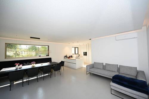 Die Master-Wohnung - 7 Zimmer Mehrfamilienhaus, Wohnhaus in Ursensollen