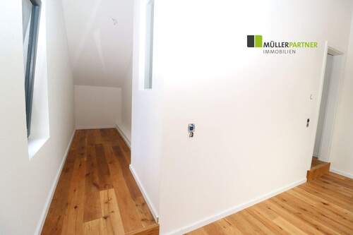 Elternschlafzimmer und begehbarer Kleiderschrank - 