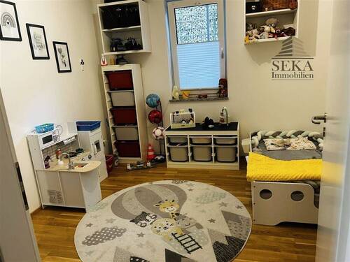 Kinderzimmer/home office/Ankleide - 