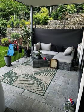 Terrasse und Garten - Ihr kleines Wohnparadies: 2 Zimmer, Ankleide & Terrasse mit Gartenblick