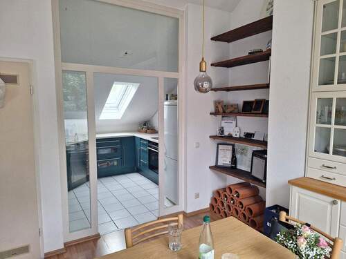 Essbereich mit Blick in Küche - 2 Zimmer Etagenwohnung zum Kaufen in Mainz