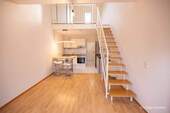 Wohnbereich mit Küche - 1 Zimmer Etagenwohnung zur Miete in Nürnberg