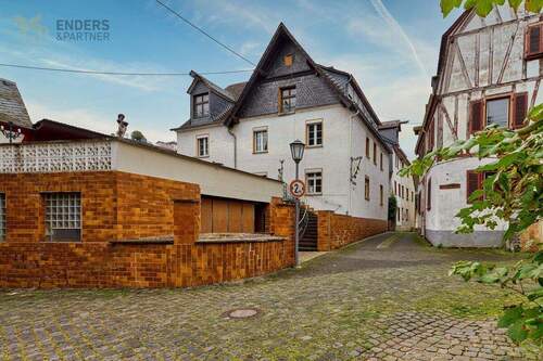 3 - 1 Zimmer Mehrfamilienhaus, Wohnhaus in Pünderich