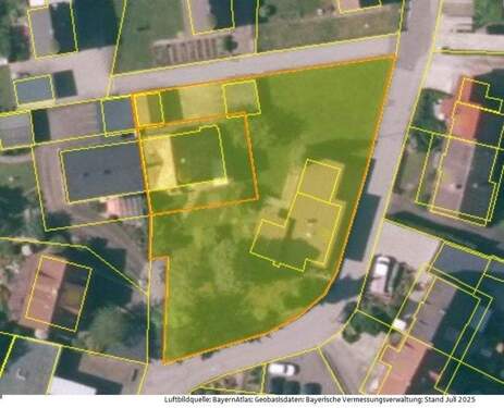 Luftbild - 1 Zimmer Mehrfamilienhaus, Wohnhaus zum Kaufen in Wackersdorf