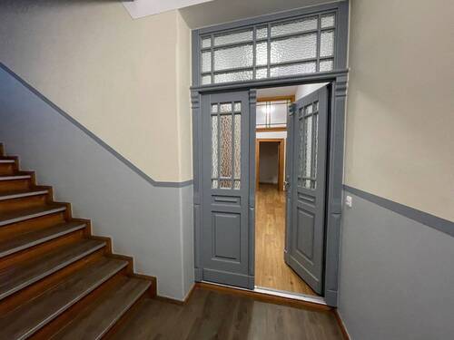 Hauslur Wohnungseingang - 3 Zimmer Etagenwohnung in Rathenow