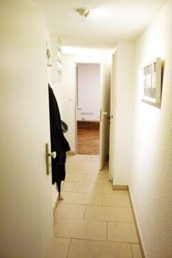 mit Blick zum Eingang - 