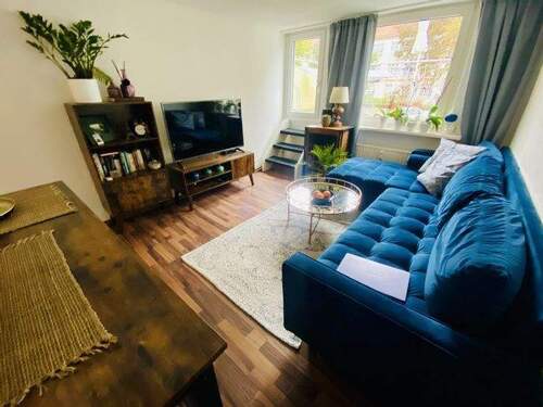 Wohnzimmer 2 - 2 Zimmer Etagenwohnung zur Miete in Hamburg