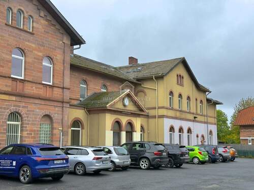 Außenansicht nah - 1 Zimmer Mehrfamilienhaus, Wohnhaus zum Kaufen in Sinntal