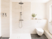 Bad mit Dusche - 