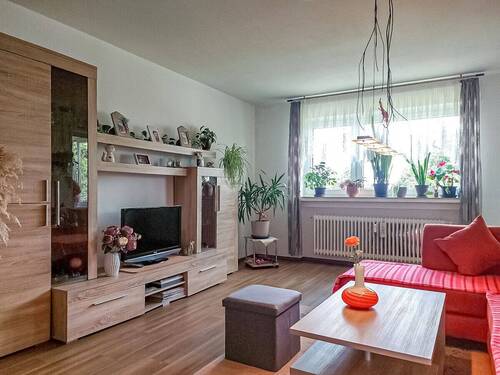 Wohnzimmer - 3 Zimmer Etagenwohnung in Offenburg / Hildboltsweier