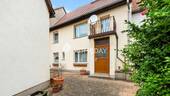 Außenansicht 3 - Gepflegte DHH mit Garage, Innenhof, Balkon und Ausbaupotenzial in ruhiger Lage