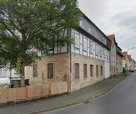 Ansicht von Bahnhofstraße aus - Solides Mehrfamilienhaus mit Entwicklungspotenzial in zentraler Lage von Bad Orb