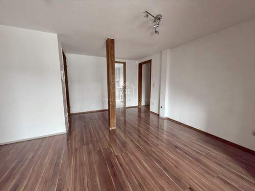 Sauerstraße 2 DG Wohnzimmer rechts Blick Richtung Bad - Mehrfamilienhaus, Wohnhaus mit 473,00 m² in Bad Orb zum Kaufen