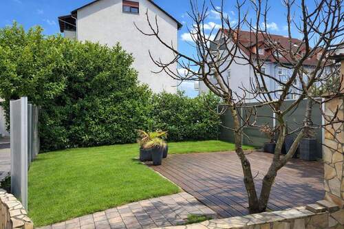 Exklusiver Garten - Etagenwohnung mit 87,00 m&sup2; in Östringen zum Kaufen