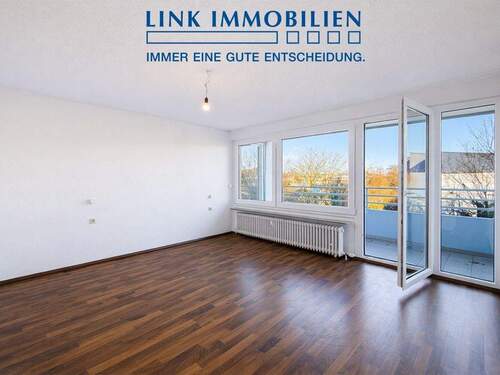 Titelbild - Modernisierte 2-Zi.-Wohnung mit viel Platz, Sonnenbalkon und PKW-Stellplatz in Nellingen ***