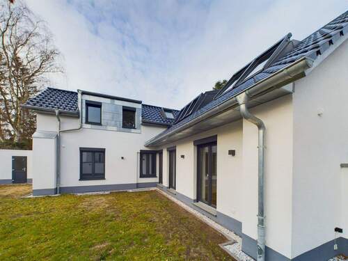 Außenansicht_Garten - Einfamilienhaus mit 196,00 m&sup2; in Hannover zum Kaufen