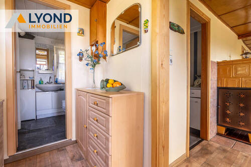 Eingangsbereich - 2 Zimmer Mehrfamilienhaus, Wohnhaus zum Kaufen in Plaue / Kleinbreitenbach