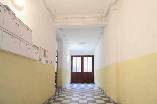 Hausflur - 2 Zimmer Einfamilienhaus in Magdeburg