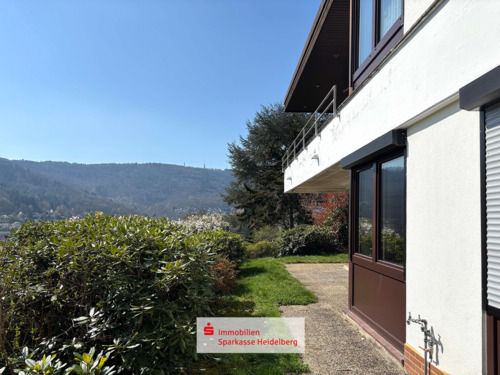 Terrasse - (KI generiert) - Architektur & Ausblick: großzügiges Zweifamilienhaus im Bauhausstil in Heidelberg