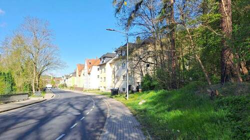 Blick zum Objekt - Etagenwohnung mit 61,70 m&sup2; in Freital zum Kaufen