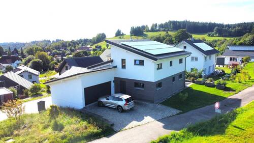 Bild 2 - 4 Zimmer Einfamilienhaus in Dachsberg (Südschwarzwald)