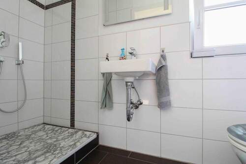 Gäste-Bad_Polsumer Str.225B EG. - 