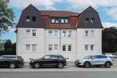 1. Hausansicht Vorderseite - Bezugsfreie, großzügige Doppelhaushälfte und vermietetes Dreifamilienhaus in Gelsenkirchen Hassel