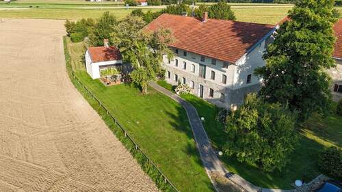 Eingangsbereich/Garten (Vermietetes Haus) - 