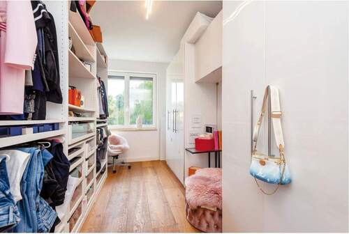 Gäste- oder Ankleidezimmer - 