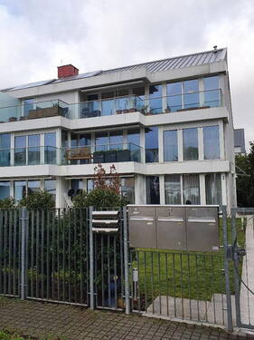 Aussenasicht - Near Japanese School: Exclusive 4-room-apartment in Frankfurt-Hausen