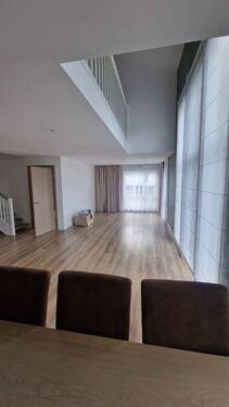 Wohnzimmer und Büro Eingangstü - 