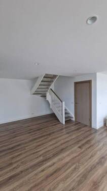 Treppe und Büro Eingangstür EG - 